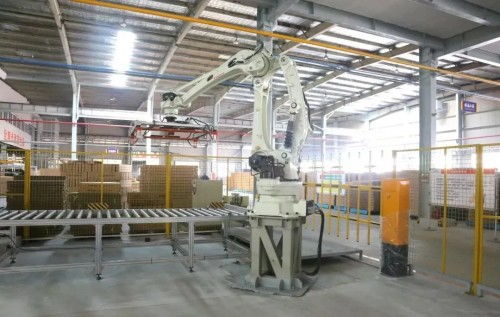 用心溫暖億萬家庭 四季沐歌與采筑攜手走進超級工廠，見證溫暖的誕生與電子商務技術研發